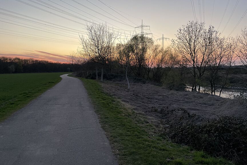 Siegtal-Radweg in Sankt Augustin Siegtal-Radweg in Sankt Augustin bei Sonnenuntergang