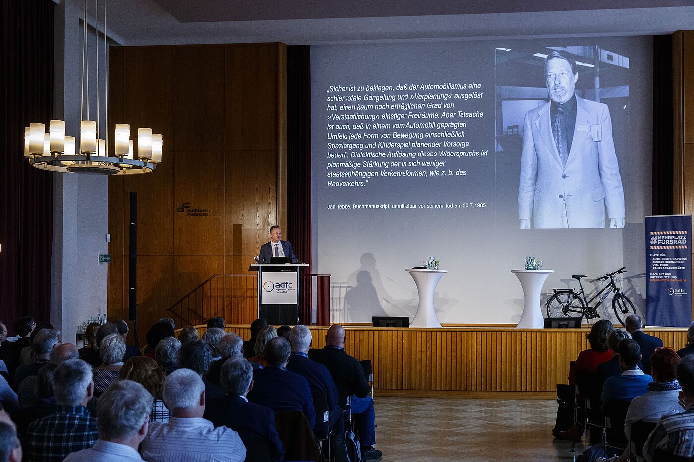 ADFC-Bundesgeschäftsführer Burkhard Stork wirft einen Blick auf die Geschichte des ADFC und den Gründer Jan Tebbe. 