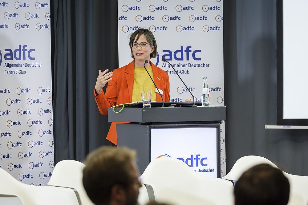 ADFC | Symposium „Mit Schnellausbau zum Fahrradland 2030“ am 6. Dezember 2022 ADFC | Symposium „Mit Schnellausbau zum Fahrradland 2030“ am 6. Dezember 2022
